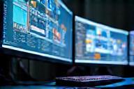 Estação de computador com painel de edição